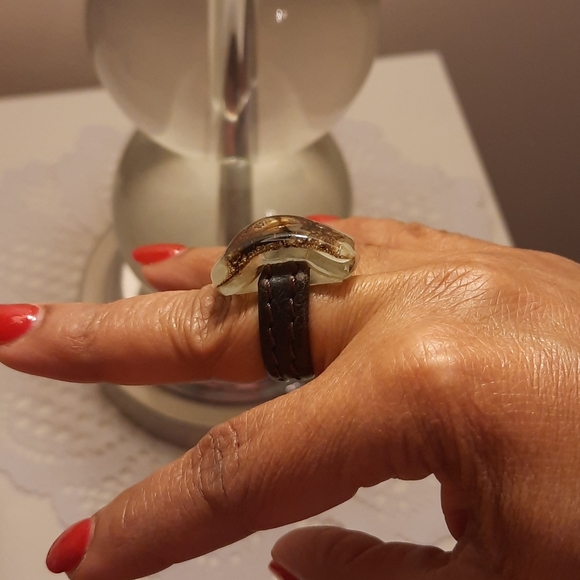 Abstract Glass Ring - Picture 2 of 6